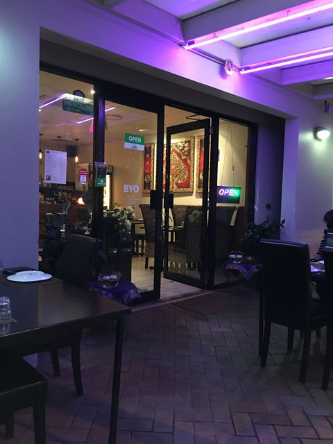 Thai Sangtian Restaurant - Dentist Find 3