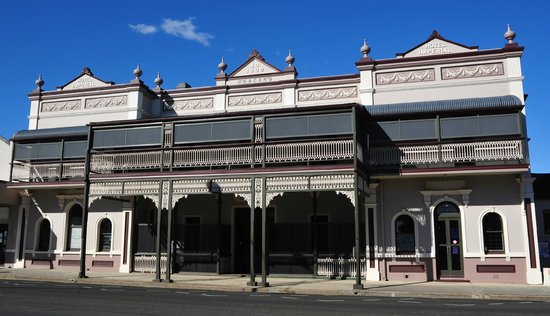 Warwick Hotel