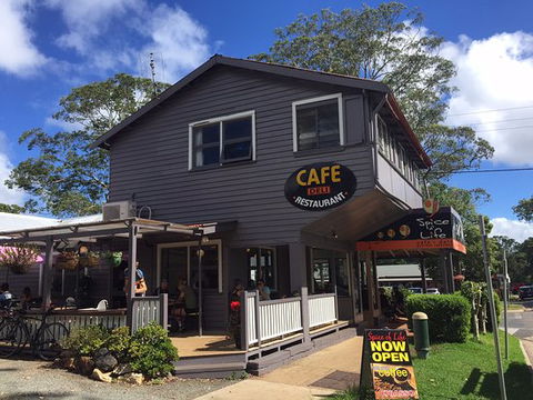 Spice Of Life Cafe & Deli - Dentist Find 0