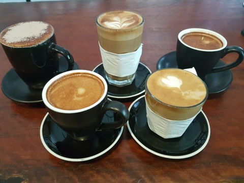 Crema Lovers Cafe - Dentist Find 0