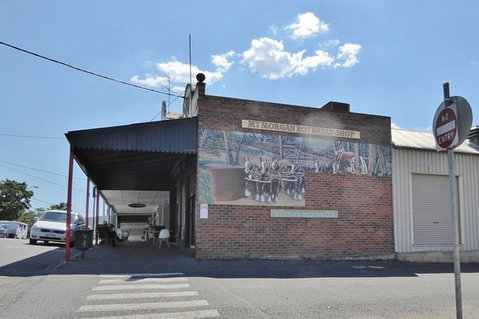 Mount Morgan Hot Bread Shop - Dentists Australia 0