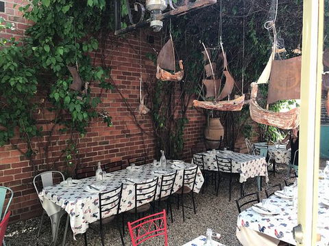Claypots Seafood Bar - Dentist Find 0