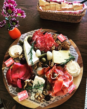 Bistro Voliere