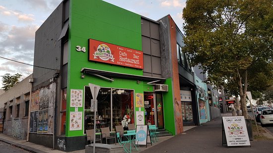 OZZYTHAI Cafe Bar Restaurant