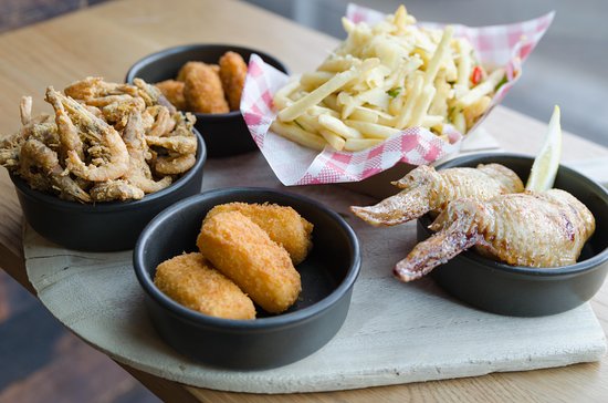 Platform 3 Eatery  Bar