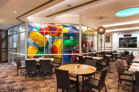 All Seasons Hotel - Seasons Bistro - Dentist Find 0