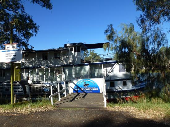 Commodore Motor Inn