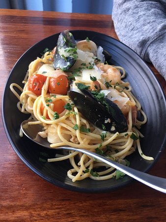 Frontbeach Taphouse  Restaurant