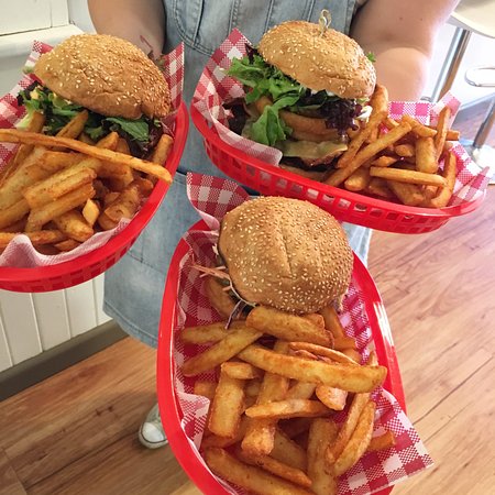 Hunni's Cafe - Dentist Find 0