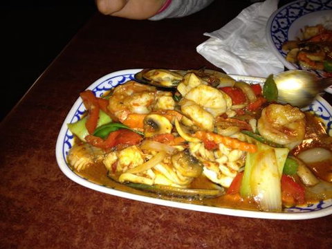 Thai On The Island - Dentist Find 0