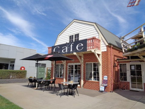 The Windmill At Emerald Bank - Dentist Search 0