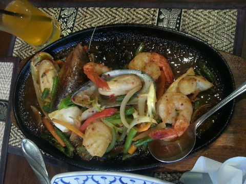 Thai Hut Restaurant - Dentist Find 0