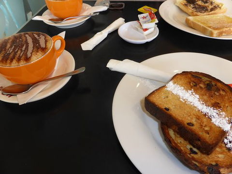 The Alley Cafe - Dentist Find 0