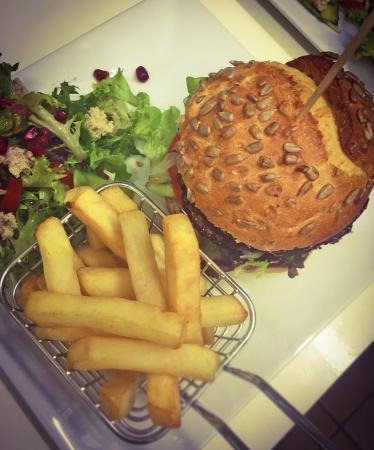 Diggers Vegie Kitchen - Dentist Search 0