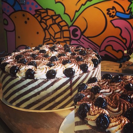 Gusto Gelateria And Pastry - Dentist Find 0