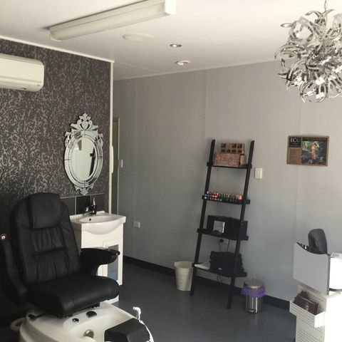 Hair With Flair & Beauty - Dentist Find 4