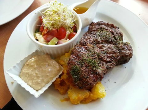 Quarry Restaurant - Dentist Find 0