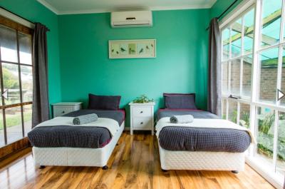 The 12 Apostles Inn / Princetown Tavern - Dentist Find 4