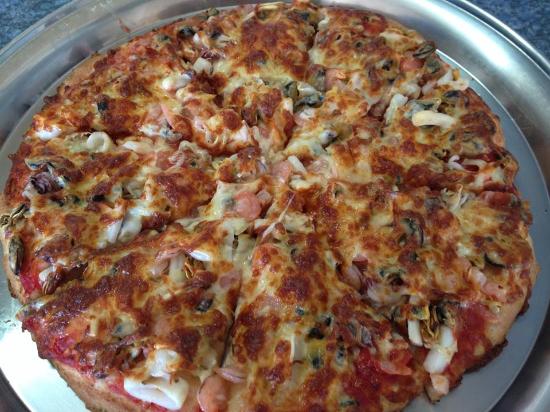 Lakes Pizza  Fish 'n' Chips