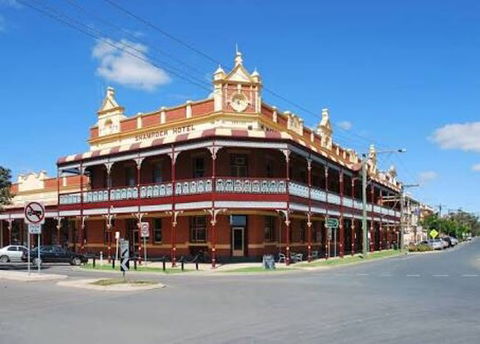 Shamrock Hotel - Dentist Find 0