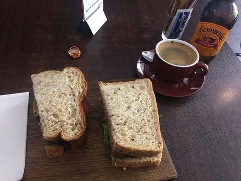 Montys Sandwich Shop - Dentist Find 0