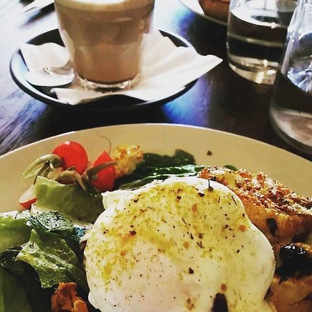 Allumer Coffee  Eatery