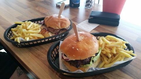 Burger Biz - Dentist Search 0