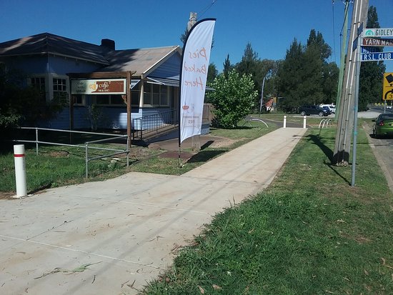 Hunky Chunky Pie's and Bakehouse