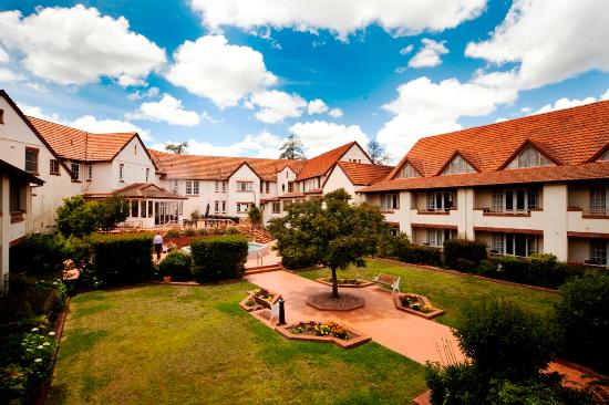 Courtyard Restaurant - Mercure Hotel Canberra