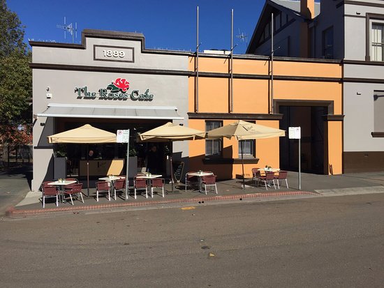 The Roses Cafe