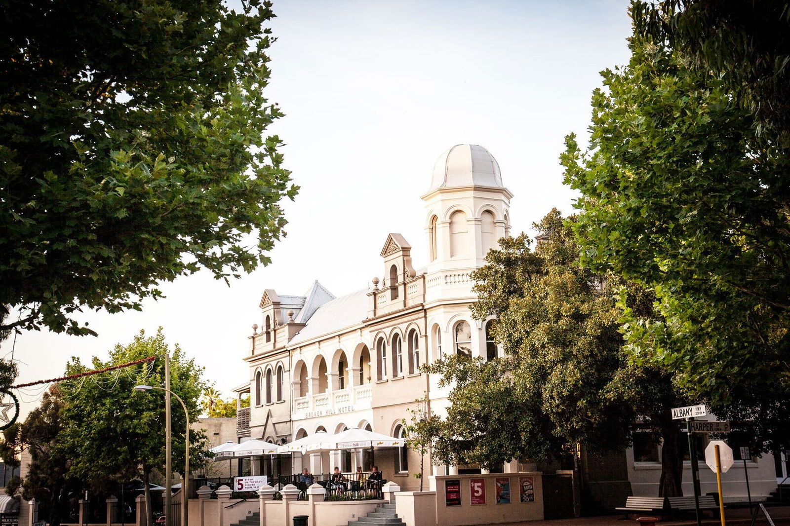 Broken Hill Hotel