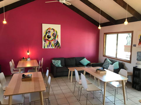 The Fat Beagle Coffee Shop - Dentist Find 1