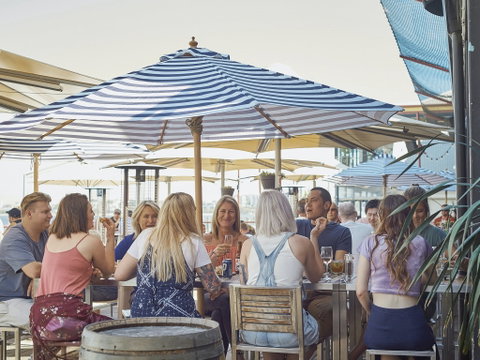 The Lucky Shag Waterfront Bar - Dentist Find 1
