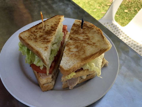 Tomato Lake Cafe - Dentist Find 0