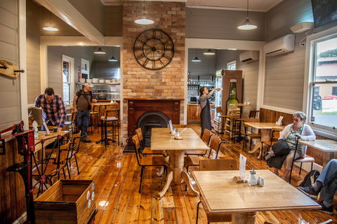 Tracks On Point Cafe - Dentists Australia 0