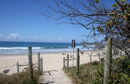 Alex Beach Cabins  Tourist Park