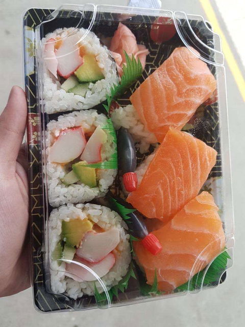 Tong Tong Sushi - Dentist Find 0