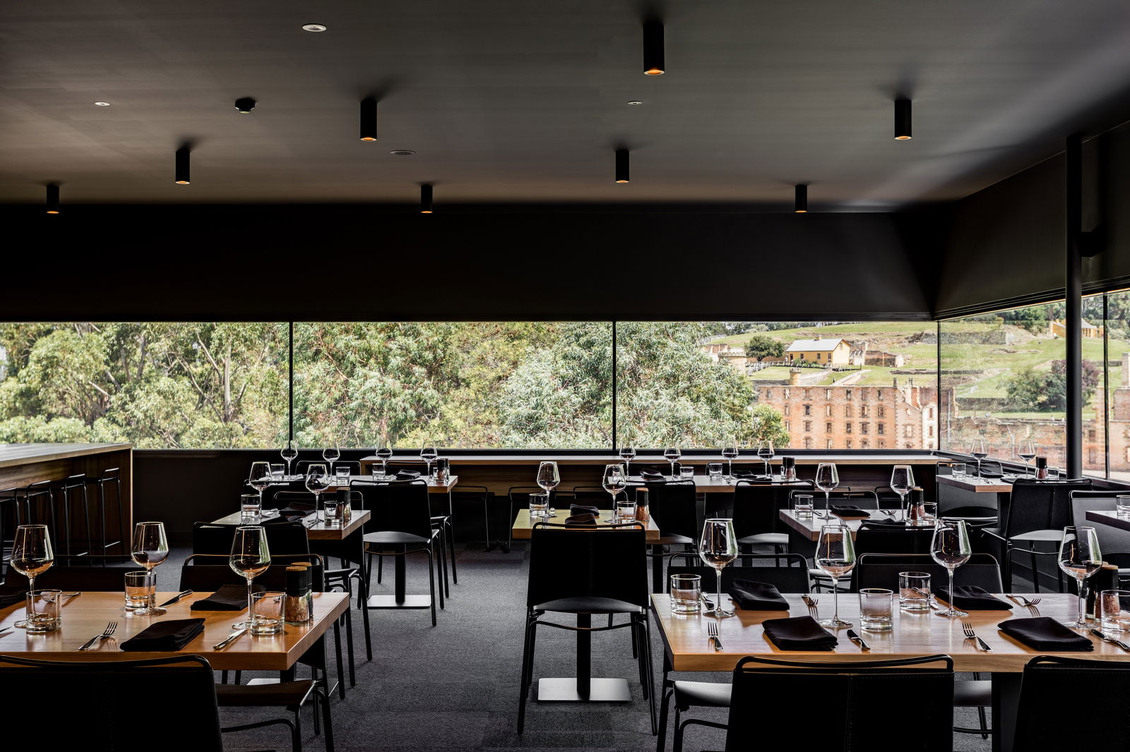1830 Restaurant and Bar