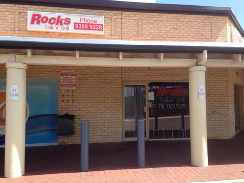 Rocks Fish 'N' Grill - Dentist Find 0