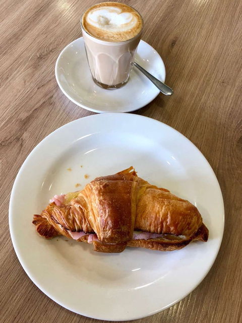 Tastebuds Deli & Cafe - Dentist Find 0