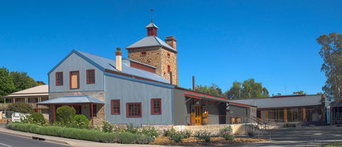 Knappstein Enterprise Winery - Dentist Find 0