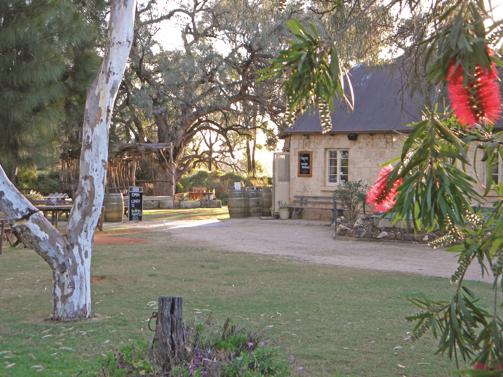 Overland Corner Hotel
