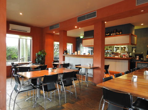Waves Cafe, Bar And Restaurant - Dentist Find 0
