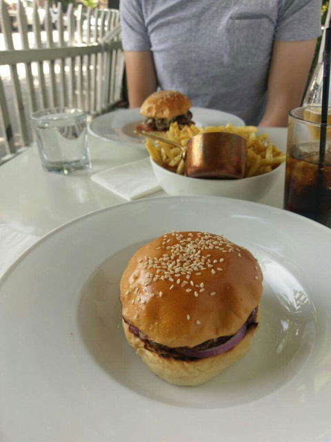 White House [Fortified] Food + Wine - Dentist Find 0