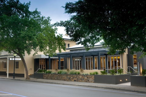 The Barker Hotel - Dentist Find 0