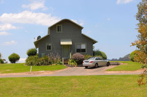 SkyView Villa - Dentist Find 32