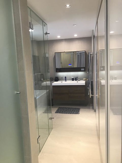 Promenade Penthouse Apartment - Dentist Search 8