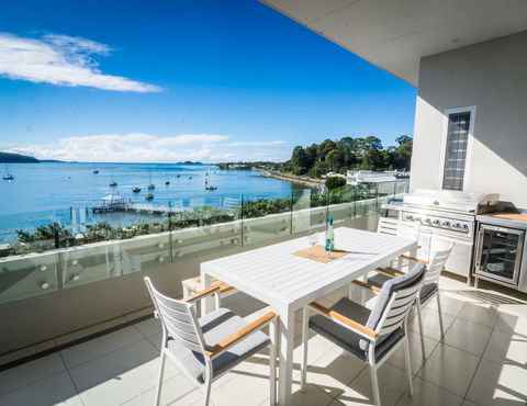 Promenade Penthouse Apartment - Dentist Search 3