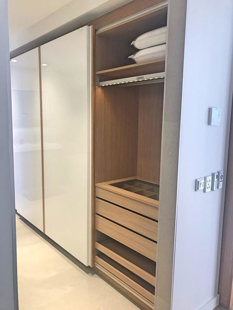Promenade Penthouse Apartment - Dentist Search 9