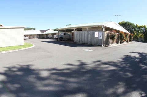 Sleepy Hill Motor Inn - Dentist Find 34